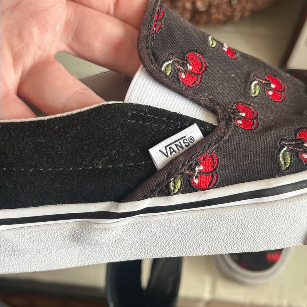 🍒Vans Slip-On Sneakers Red Cherry Pattern - Picture 4 of 8